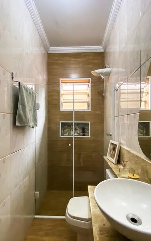 Casa à venda com 240m², 6 quartos e 3 vagas Casa à venda com 240m², 6 quartos e 3 vagasBanheiro