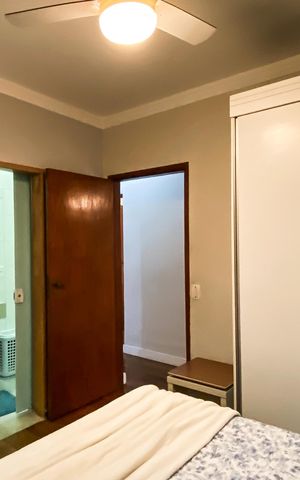 Casa à venda com 240m², 6 quartos e 3 vagas Casa à venda com 240m², 6 quartos e 3 vagasSuite