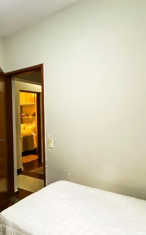 Casa à venda com 240m², 6 quartos e 3 vagas Casa à venda com 240m², 6 quartos e 3 vagasQuarto 2