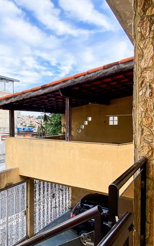 Casa à venda com 240m², 6 quartos e 3 vagas Casa à venda com 240m², 6 quartos e 3 vagasCasa 2 - Varanda