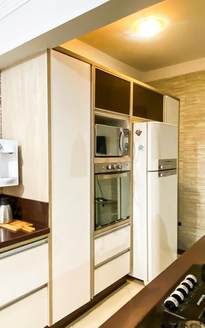 Casa à venda com 240m², 6 quartos e 3 vagas Casa à venda com 240m², 6 quartos e 3 vagasCozinha
