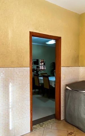 Casa à venda com 240m², 6 quartos e 3 vagas Casa à venda com 240m², 6 quartos e 3 vagasCasa 2 - Área de serviço