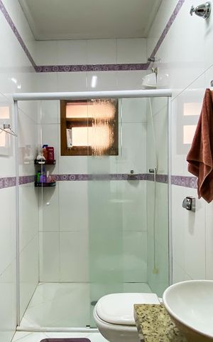 Casa à venda com 240m², 6 quartos e 3 vagas Casa à venda com 240m², 6 quartos e 3 vagasCasa 2 - Banheiro social