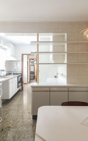 Apartamento à venda com 179m², 3 quartos e 2 vagas Apartamento à venda com 179m², 3 quartos e 2 vagasCozinha