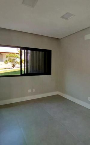 Casa de condomínio à venda com 411m², 4 quartos e 4 vagas