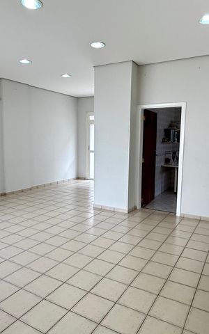 Apartamento à venda com 85m², 3 quartos e 1 vaga Apartamento à venda com 85m², 3 quartos e 1 vagaÁrea comum - Salão de festas