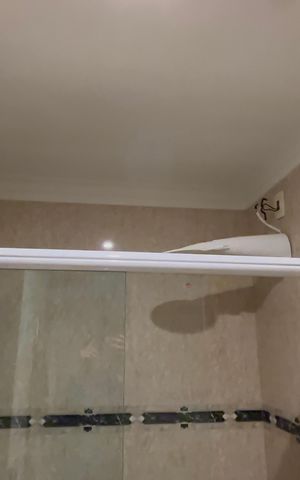 Casa de condomínio à venda com 360m², 4 quartos e 4 vagas Casa de condomínio à venda com 360m², 4 quartos e 4 vagasBanheiro do Quarto 1
