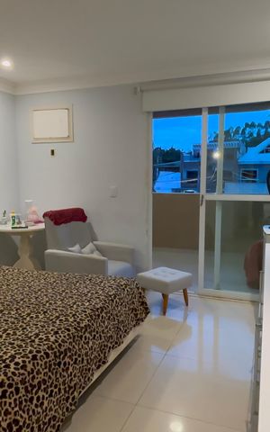 Casa de condomínio à venda com 360m², 4 quartos e 4 vagas Casa de condomínio à venda com 360m², 4 quartos e 4 vagasQuarto 1