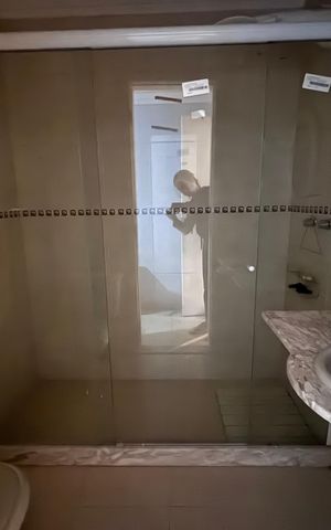 Casa de condomínio à venda com 360m², 4 quartos e 4 vagas Casa de condomínio à venda com 360m², 4 quartos e 4 vagasBanheiro do Quarto 2