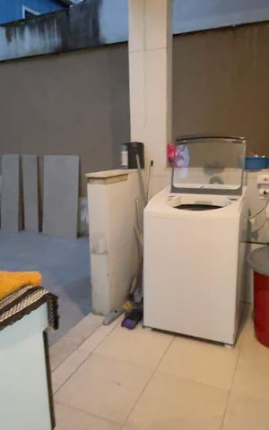 Casa de condomínio à venda com 360m², 4 quartos e 4 vagas Casa de condomínio à venda com 360m², 4 quartos e 4 vagasÁrea de Serviço