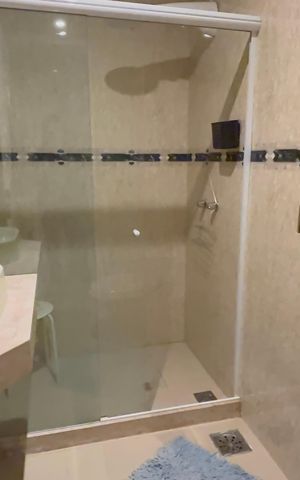 Casa de condomínio à venda com 360m², 4 quartos e 4 vagas Casa de condomínio à venda com 360m², 4 quartos e 4 vagasBanheiro do Quarto 1