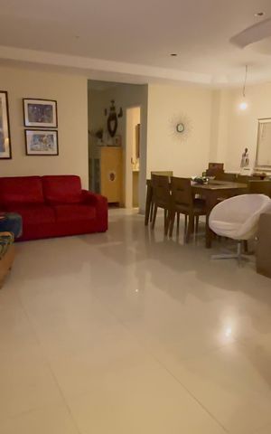 Casa de condomínio à venda com 360m², 4 quartos e 4 vagas Casa de condomínio à venda com 360m², 4 quartos e 4 vagasSala
