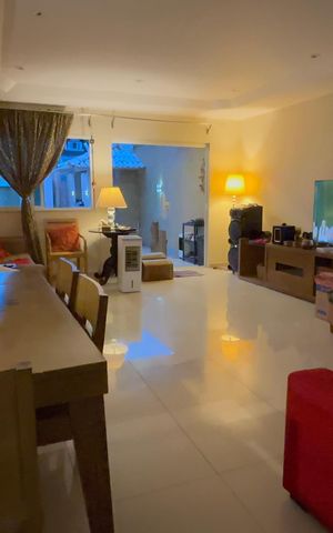 Casa de condomínio à venda com 360m², 4 quartos e 4 vagas Casa de condomínio à venda com 360m², 4 quartos e 4 vagasSala