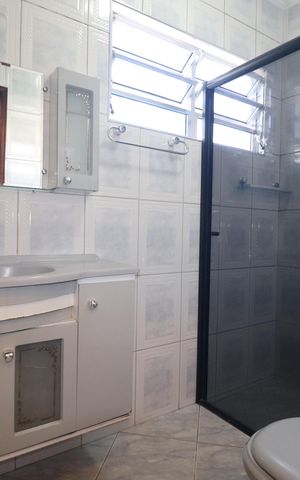 Casa à venda com 135m², 3 quartos e 2 vagasBanheiro 1