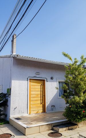 Casa de condomínio à venda com 66m², 2 quartos e 2 vagas Casa de condomínio à venda com 66m², 2 quartos e 2 vagasFachada