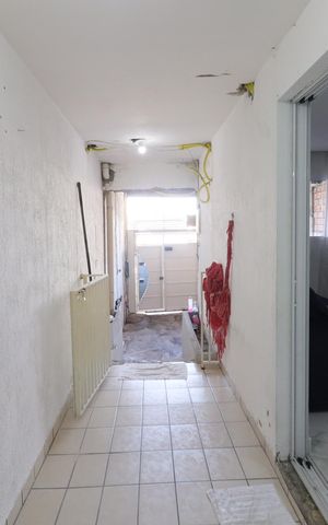 Casa à venda com 155m², 3 quartos e 2 vagasCorredor