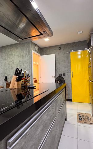 Casa de condomínio para alugar com 226m², 3 quartos e 3 vagas Casa de condomínio para alugar com 226m², 3 quartos e 3 vagasCozinha e Área de Serviço