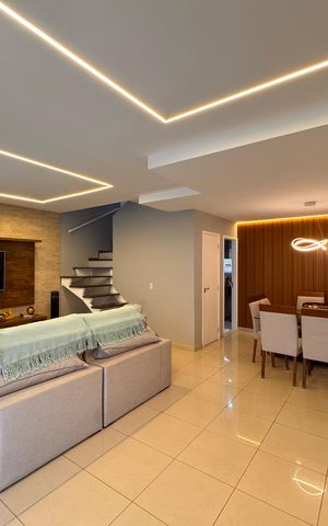 Casa de condomínio para alugar com 226m², 3 quartos e 3 vagas Casa de condomínio para alugar com 226m², 3 quartos e 3 vagasSala