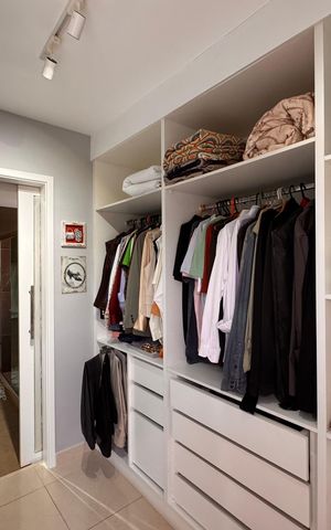 Casa de condomínio para alugar com 226m², 3 quartos e 3 vagas Casa de condomínio para alugar com 226m², 3 quartos e 3 vagasSuíte 1 (Master) - Closet