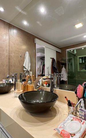 Casa de condomínio para alugar com 226m², 3 quartos e 3 vagas Casa de condomínio para alugar com 226m², 3 quartos e 3 vagasSuíte 1 (Master) - Banheiro