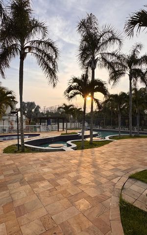 Casa de condomínio para alugar com 226m², 3 quartos e 3 vagas Casa de condomínio para alugar com 226m², 3 quartos e 3 vagasÁrea comum