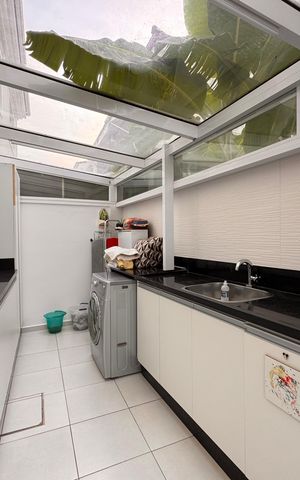 Casa de condomínio para alugar com 226m², 3 quartos e 3 vagas Casa de condomínio para alugar com 226m², 3 quartos e 3 vagasCozinha e Área de Serviço