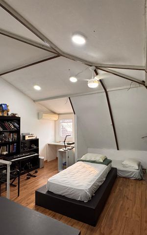 Casa de condomínio para alugar com 226m², 3 quartos e 3 vagas Casa de condomínio para alugar com 226m², 3 quartos e 3 vagasSótão