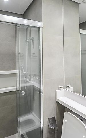 Apartamento à venda com 131m², 3 quartos e 2 vagas Apartamento à venda com 131m², 3 quartos e 2 vagasBanheiro da Suíte 2