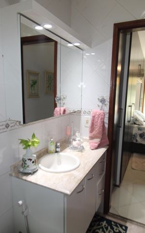 Casa de condomínio à venda com 115m², 3 quartos e 2 vagasQuarto 1 - Banheiro