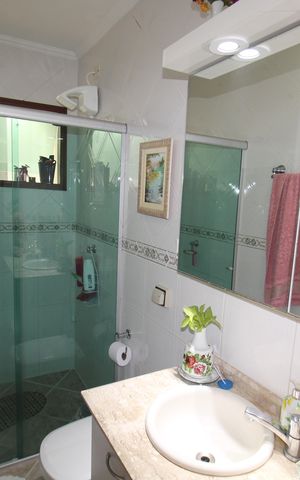 Casa de condomínio à venda com 115m², 3 quartos e 2 vagasQuarto 1 - Banheiro