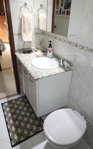 Casa de condomínio à venda com 115m², 3 quartos e 2 vagasBanheiro