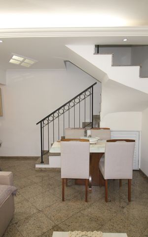 Casa de condomínio à venda com 115m², 3 quartos e 2 vagasSala
