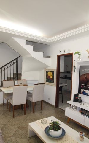 Casa de condomínio à venda com 115m², 3 quartos e 2 vagasSala