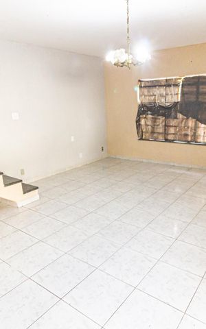 Casa à venda com 176m², 3 quartos e 3 vagas Casa à venda com 176m², 3 quartos e 3 vagasSala