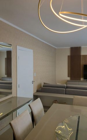 Casa à venda com 300m², 4 quartos e 4 vagas Casa à venda com 300m², 4 quartos e 4 vagasSala