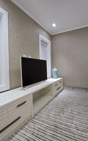 Casa à venda com 300m², 4 quartos e 4 vagas Casa à venda com 300m², 4 quartos e 4 vagasSala de TV