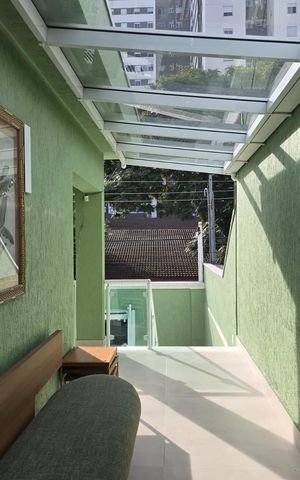 Casa à venda com 300m², 4 quartos e 4 vagas Casa à venda com 300m², 4 quartos e 4 vagasEntrada