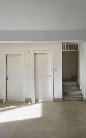 Casa à venda com 300m², 4 quartos e 4 vagas Casa à venda com 300m², 4 quartos e 4 vagasGaragem