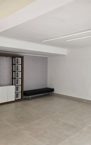 Casa à venda com 300m², 4 quartos e 4 vagas Casa à venda com 300m², 4 quartos e 4 vagasGaragem