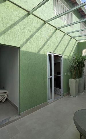 Casa à venda com 300m², 4 quartos e 4 vagas Casa à venda com 300m², 4 quartos e 4 vagasQuintal
