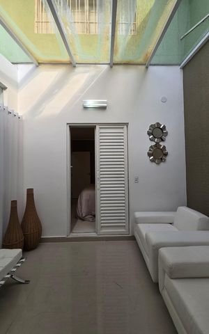 Casa à venda com 300m², 4 quartos e 4 vagas Casa à venda com 300m², 4 quartos e 4 vagasHall entre Suítes 02 e 03