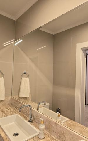 Casa à venda com 300m², 4 quartos e 4 vagas Casa à venda com 300m², 4 quartos e 4 vagasBanheiro da Suíte 1
