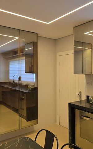 Casa à venda com 300m², 4 quartos e 4 vagas Casa à venda com 300m², 4 quartos e 4 vagasCozinha