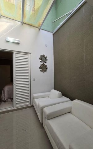 Casa à venda com 300m², 4 quartos e 4 vagas Casa à venda com 300m², 4 quartos e 4 vagasHall entre Suítes 02 e 03