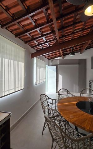 Casa à venda com 300m², 4 quartos e 4 vagas Casa à venda com 300m², 4 quartos e 4 vagasEspaço Gourmet