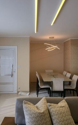 Casa à venda com 300m², 4 quartos e 4 vagas Casa à venda com 300m², 4 quartos e 4 vagasSala