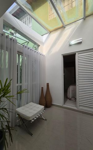 Casa à venda com 300m², 4 quartos e 4 vagas Casa à venda com 300m², 4 quartos e 4 vagasHall entre Suítes 02 e 03