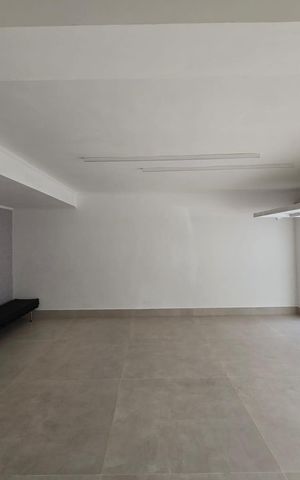 Casa à venda com 300m², 4 quartos e 4 vagas Casa à venda com 300m², 4 quartos e 4 vagasGaragem