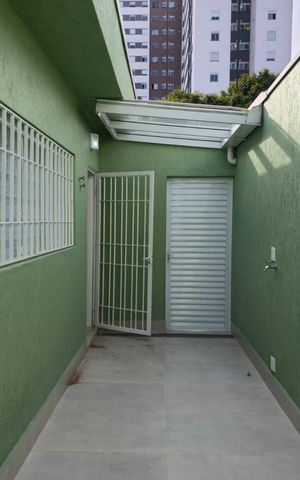 Casa à venda com 300m², 4 quartos e 4 vagas Casa à venda com 300m², 4 quartos e 4 vagasQuintal