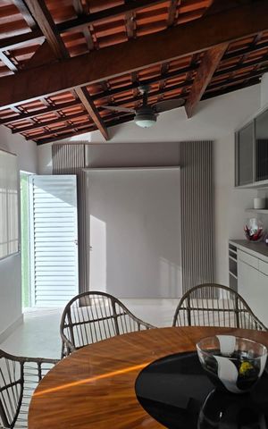 Casa à venda com 300m², 4 quartos e 4 vagas Casa à venda com 300m², 4 quartos e 4 vagasEspaço Gourmet